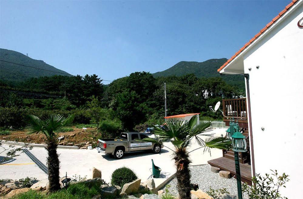 Ever Green Pension Geoje Buitenkant foto